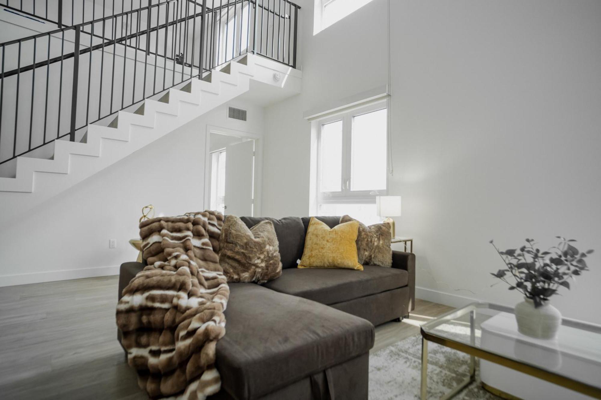 Chic Urban Retreat In Heart Of La, 2 Bedroom And 1 Loft Hotel Los Angeles